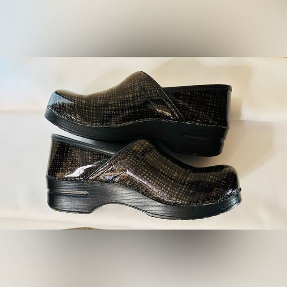 Dansko Professional Clogs Black & Gold - Picture 6 of 9